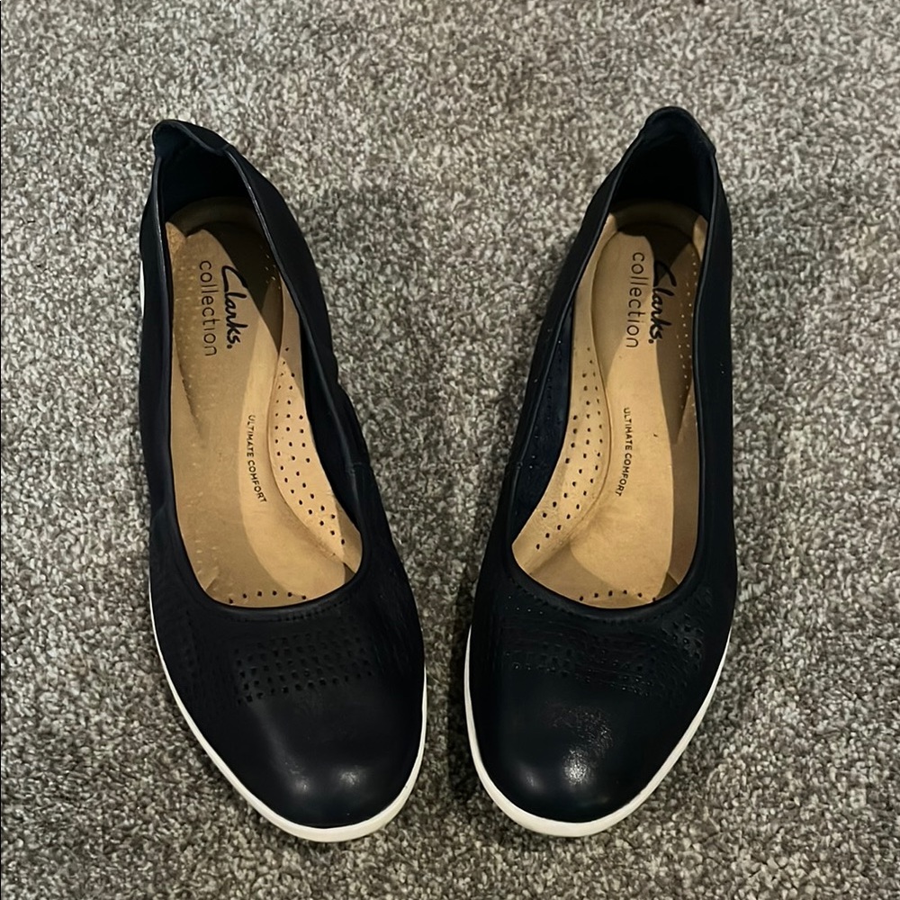 Clarks Navy Leather Flats Minimalist Design